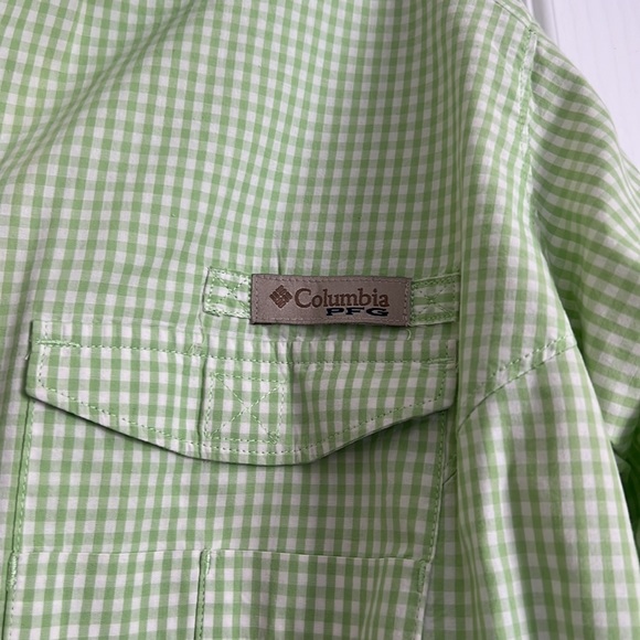 Green button down - Picture 2 of 6